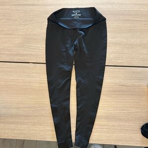 SET Active Black Leggings
